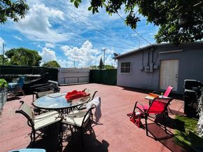 499 E 41st St, Hialeah FL 33013