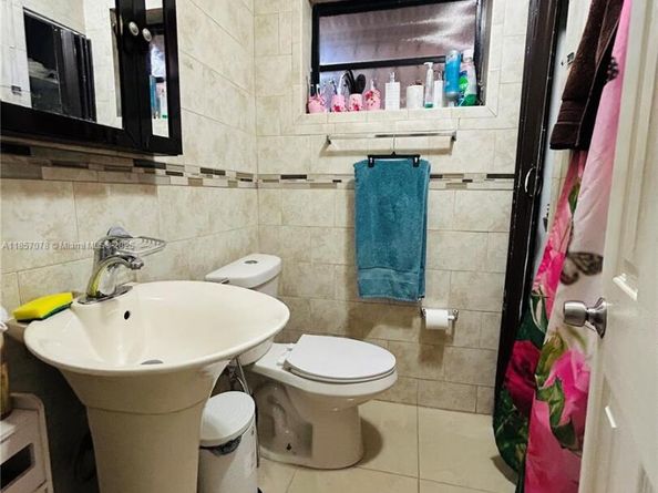 499 E 41st St, Hialeah FL 33013