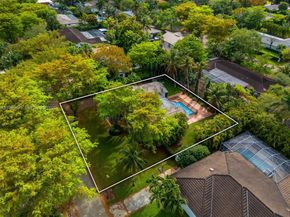 13276 SW 58th Ct, Pinecrest FL 33156