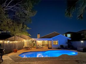 575 Lakeside Cir, Sunrise FL 33326