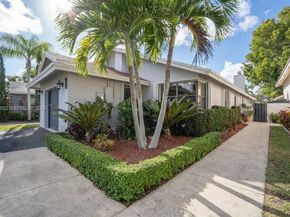 575 Lakeside Cir, Sunrise FL 33326
