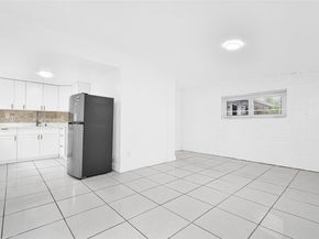 3711 SW 87th Ave, Miami FL 33165