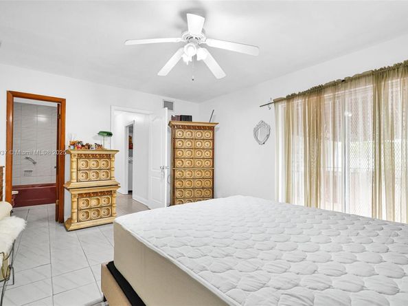 3711 SW 87th Ave, Miami FL 33165