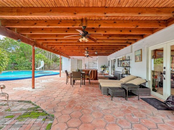 3711 SW 87th Ave, Miami FL 33165