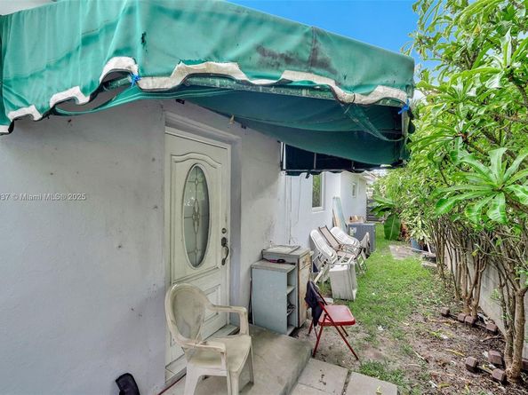 3711 SW 87th Ave, Miami FL 33165