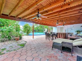 3711 SW 87th Ave, Miami FL 33165