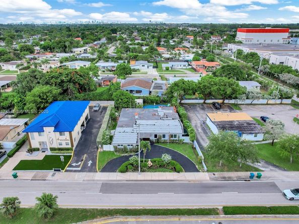 3711 SW 87th Ave, Miami FL 33165