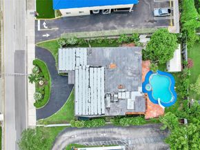 3711 SW 87th Ave, Miami FL 33165