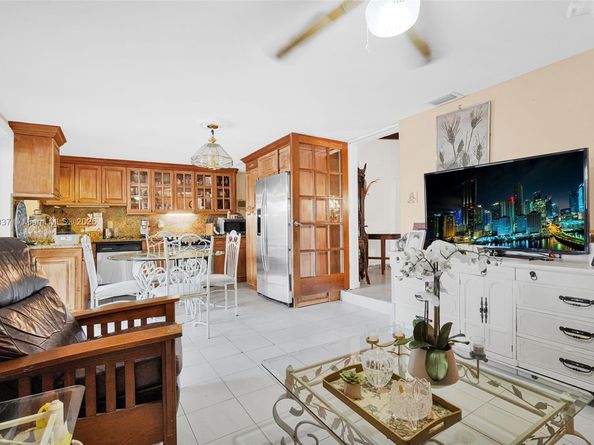 3711 SW 87th Ave, Miami FL 33165