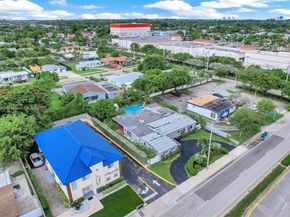3711 SW 87th Ave, Miami FL 33165