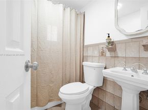 3711 SW 87th Ave, Miami FL 33165
