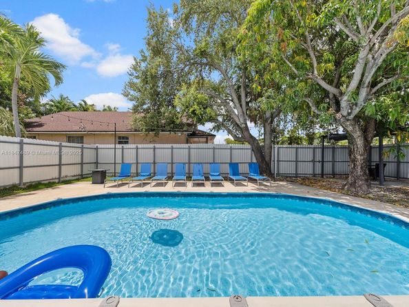 600 SW 31st Ave, Miami FL 33135