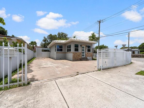 600 SW 31st Ave, Miami FL 33135