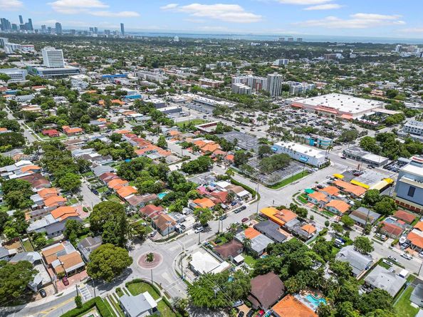 600 SW 31st Ave, Miami FL 33135