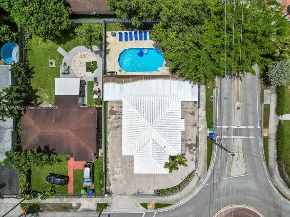 600 SW 31st Ave, Miami FL 33135