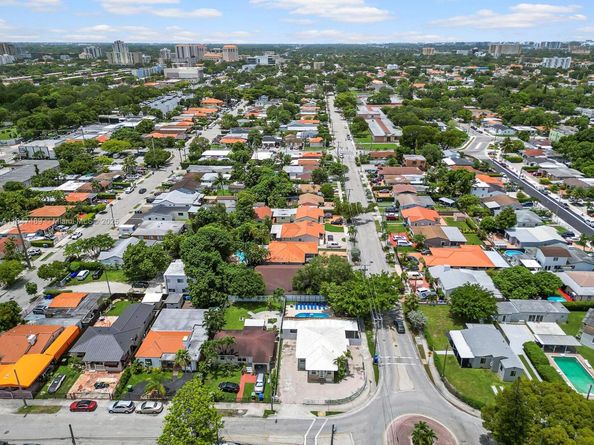 600 SW 31st Ave, Miami FL 33135