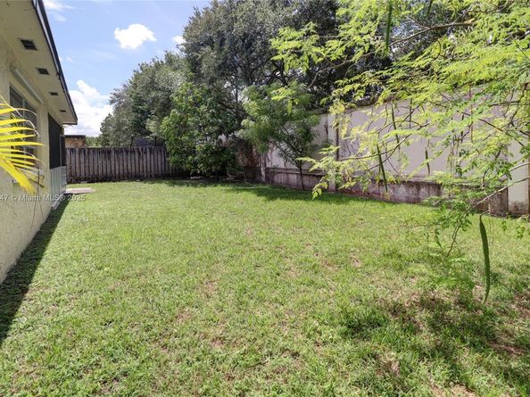 12020 NW 34th Pl, Sunrise FL 33323