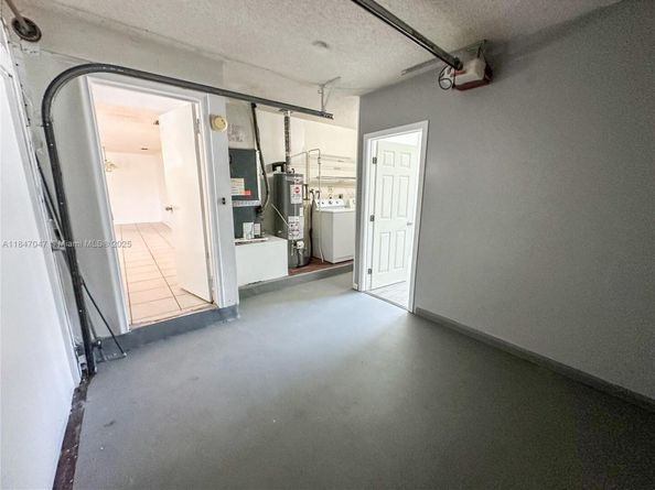 12020 NW 34th Pl, Sunrise FL 33323