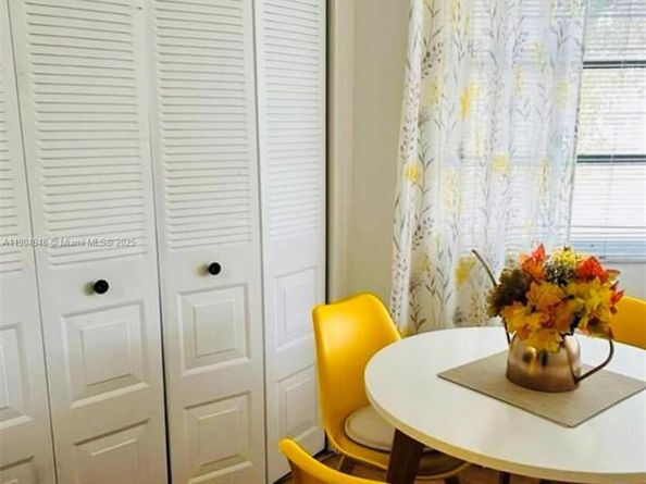 1811 Sabal Palm Dr 208, Davie FL 33324