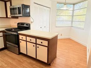 1811 Sabal Palm Dr 208, Davie FL 33324