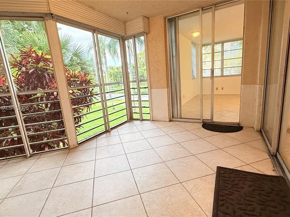 1811 Sabal Palm Dr 208, Davie FL 33324