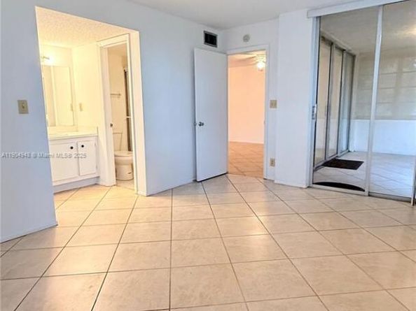 1811 Sabal Palm Dr 208, Davie FL 33324