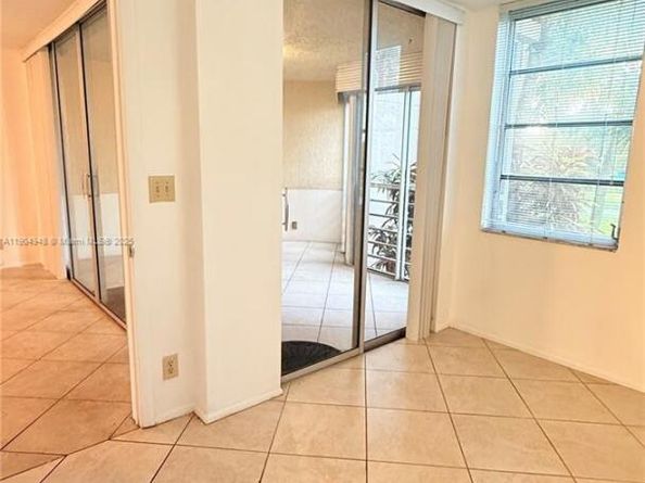 1811 Sabal Palm Dr 208, Davie FL 33324