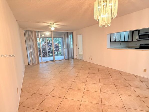 1811 Sabal Palm Dr 208, Davie FL 33324