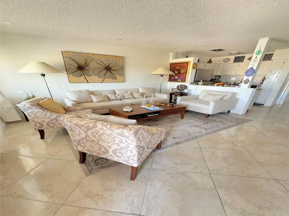 800 SW 11th Ave 19A, Hallandale Beach FL 33009