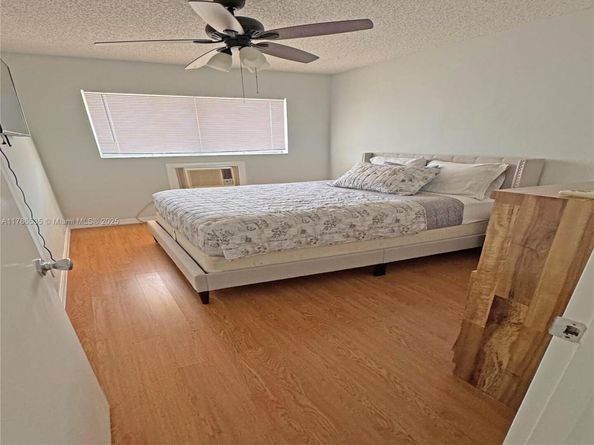 800 SW 11th Ave 19A, Hallandale Beach FL 33009