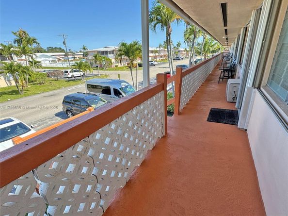 800 SW 11th Ave 19A, Hallandale Beach FL 33009