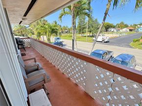 800 SW 11th Ave 19A, Hallandale Beach FL 33009