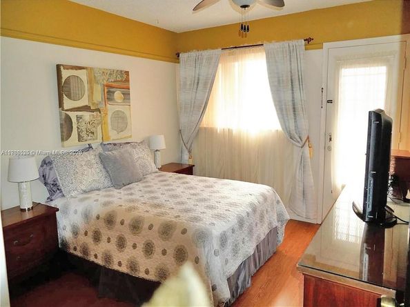 800 SW 11th Ave 19A, Hallandale Beach FL 33009
