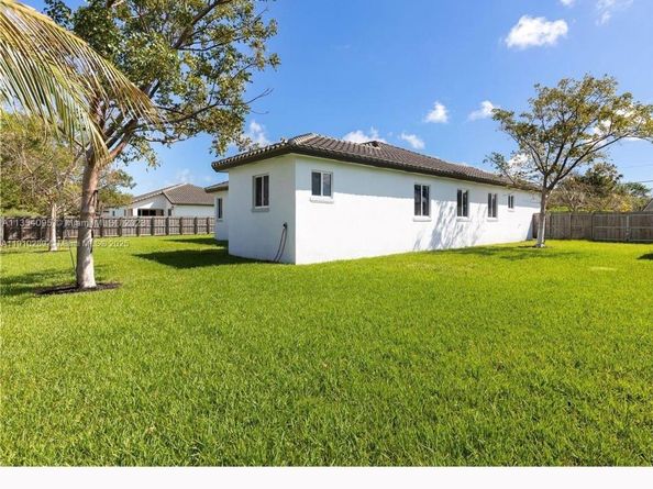 9341 SW 174th St, Palmetto Bay FL 33157