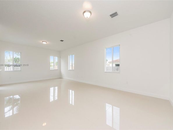 9341 SW 174th St, Palmetto Bay FL 33157