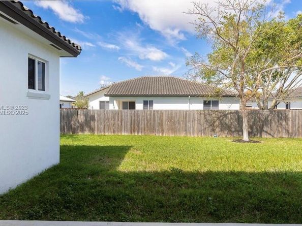 9341 SW 174th St, Palmetto Bay FL 33157