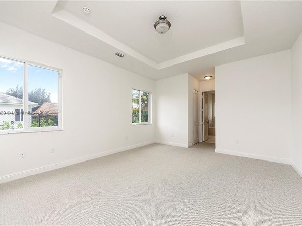 9341 SW 174th St, Palmetto Bay FL 33157