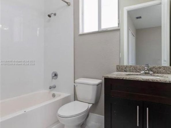 9341 SW 174th St, Palmetto Bay FL 33157