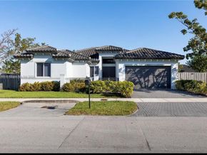 9341 SW 174th St, Palmetto Bay FL 33157