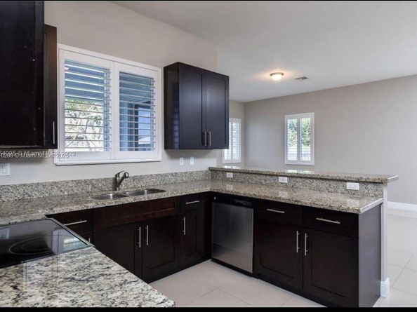 9341 SW 174th St, Palmetto Bay FL 33157