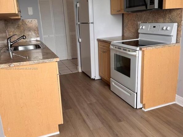 1470 NE 123rd St A1215, North Miami FL 33161