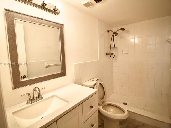 1470 NE 123rd St A1215, North Miami FL 33161