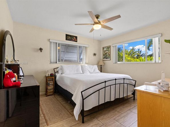 53 NW 19th St, Homestead FL 33030