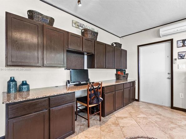 53 NW 19th St, Homestead FL 33030