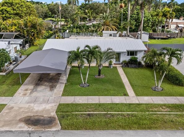 53 NW 19th St, Homestead FL 33030