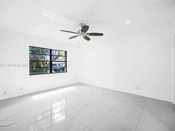 132 S Cypress Rd 518, Pompano Beach FL 33060