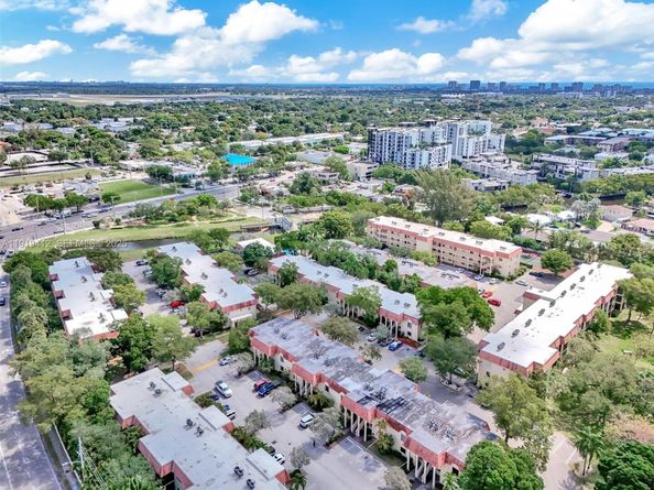 132 S Cypress Rd 518, Pompano Beach FL 33060