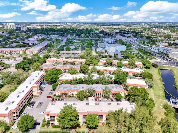 132 S Cypress Rd 518, Pompano Beach FL 33060