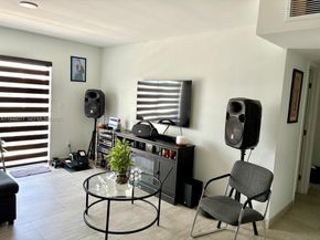 6820 W Flagler St 405, Miami FL 33144