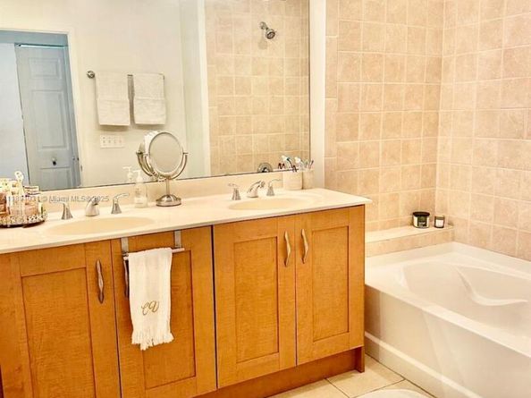 3239 Clint Moore Rd 207, Boca Raton FL 33496